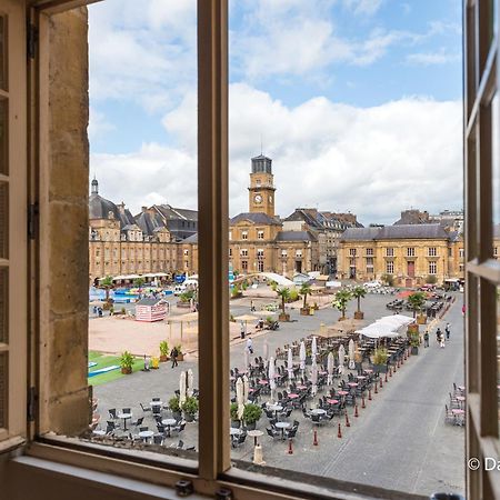 Suites Mana - Matahina Avec Vue Superbe Sur La Place Ducale Et Parking Prive Inclus Charleville-Mézières Exterior foto