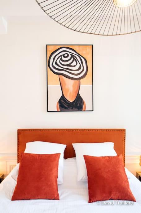 Suites Mana - Matahina Avec Vue Superbe Sur La Place Ducale Et Parking Prive Inclus Charleville-Mézières Exterior foto