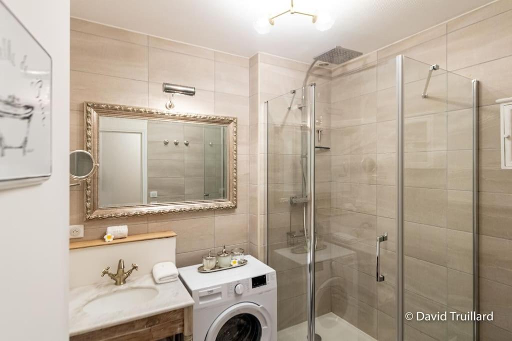 Suites Mana - Matahina Avec Vue Superbe Sur La Place Ducale Et Parking Prive Inclus Charleville-Mézières Exterior foto