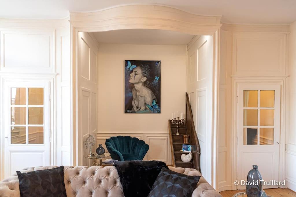 Suites Mana - Matahina Avec Vue Superbe Sur La Place Ducale Et Parking Prive Inclus Charleville-Mézières Exterior foto