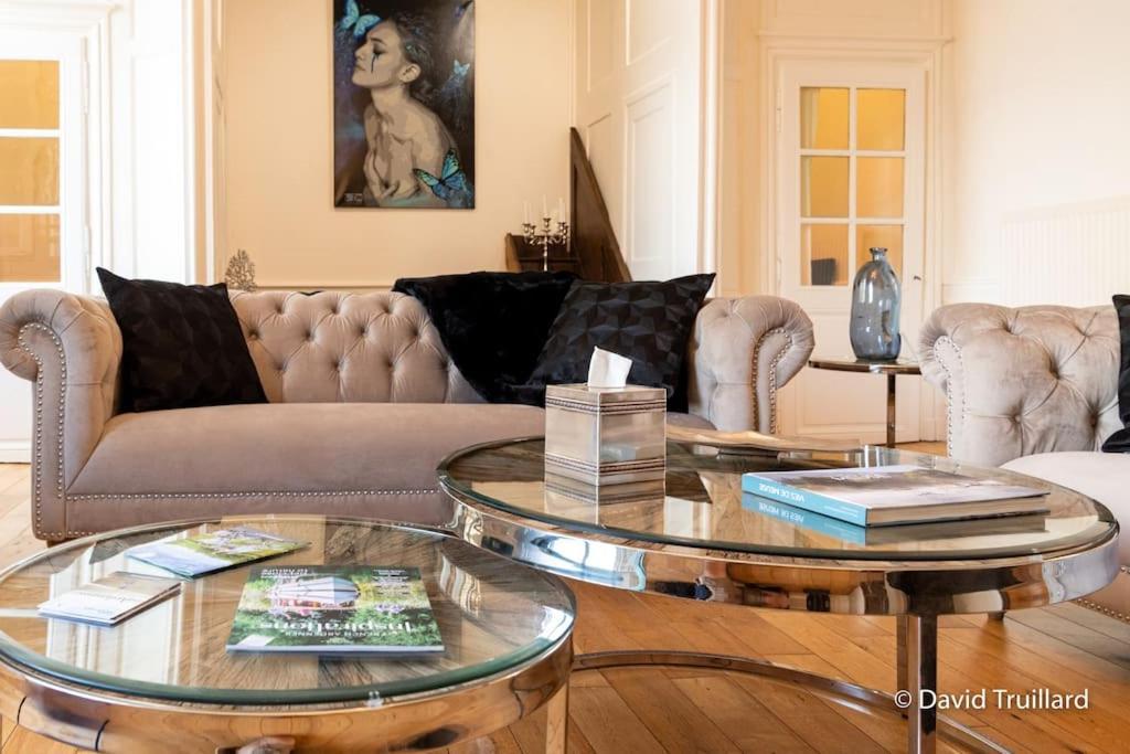Suites Mana - Matahina Avec Vue Superbe Sur La Place Ducale Et Parking Prive Inclus Charleville-Mézières Exterior foto